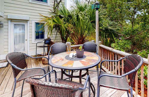 Edisto Island House | Creekside Home in Gated Community with Ocean/Marsh Views