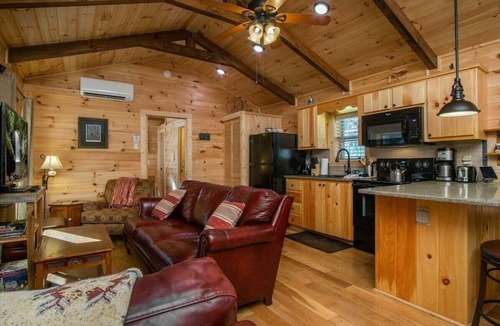 Pisgah Forest House | Creekside Log Cabin in Pisgah Forest