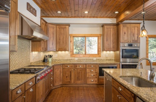 Winter Park House | Creekside Luxury Retreat 8BR Walk to Shops, Dining & Shuttle Sleeps 22
