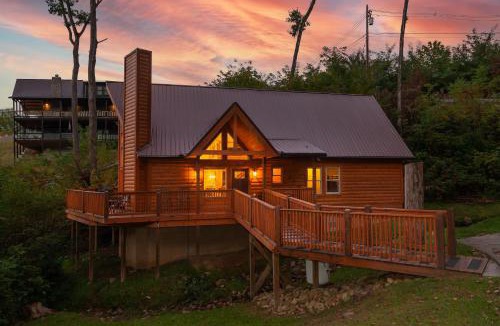 Chalet Village North House | Creekside Manor cabin