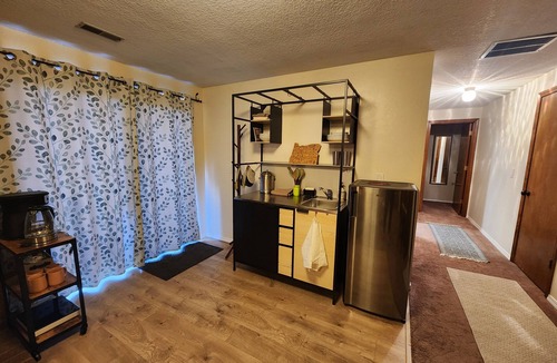 Tigard Apartment | Creekside Oasis centrally located in Tigard