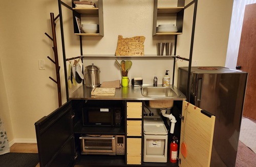 Tigard Apartment | Creekside Oasis centrally located in Tigard