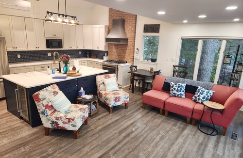 Lusby House | Creekside Oasis