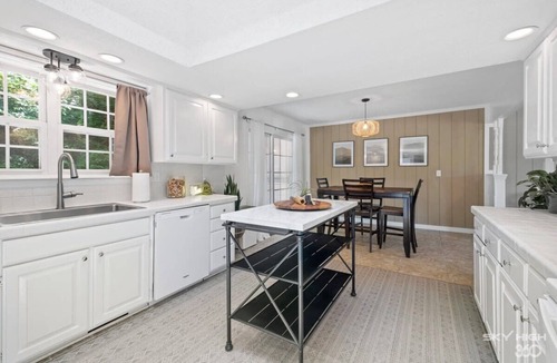 Rogers Cottage | Creekside Oasis w/Pool & Hot Tub near Beaver Lake