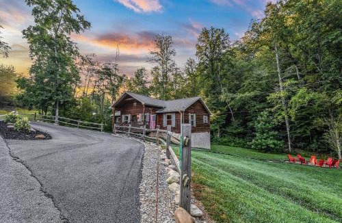 Sevierville House | Creekside on the Bluff cabin