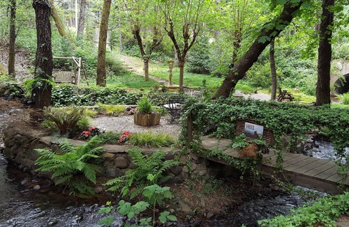 Alta Sierra House | Creekside Paradise. Luxury & comfort on private forest/parklike grounds
