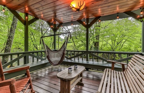 Cashes Valley Cabin | Creekside Reflections