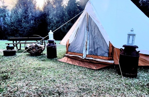 New Milford RV Rental | Creekside Retreat Tent