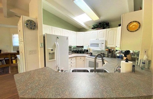 Hermosa House | Creekside Retreat with Yard, Close to Downtown and Ski, Dog Friendly