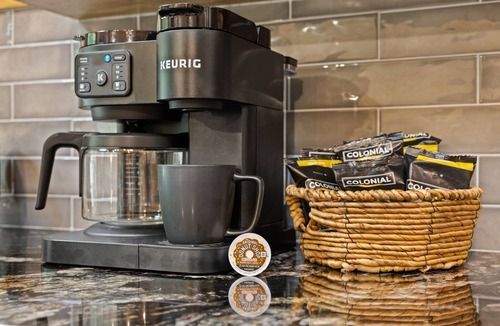 Morganton Cabin | Creekside Sauna Hot Tub Fire Pit 15 min to Town