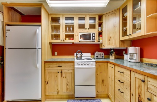 Cooke City-Silver Gate Cabin | Creekside Silver Gate Getaway w/Fireplace!