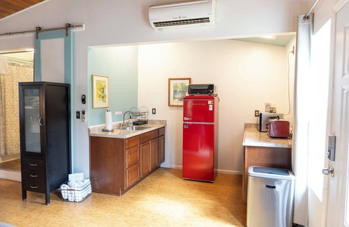 Big Bar Apartment | Creekside Studio - 1 bed/1 bath