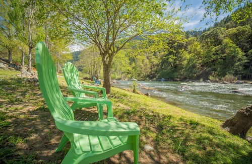 Big Bar Apartment | Creekside Studio - 1 bed/1 bath