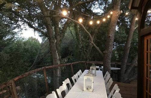 Willis House | Creekside Texas Tree House Rental on Lake Conroe