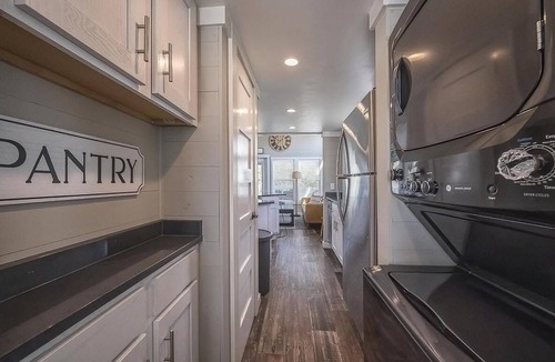 Morganton House | Creekside Tiny Home - 10 Minutes to Blue Ridge