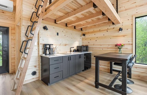 Oakdale Cabin | Creekside Treehouse n& Lavender Farm