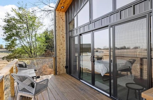 Oakdale Cabin | Creekside Treehouse n& Lavender Farm