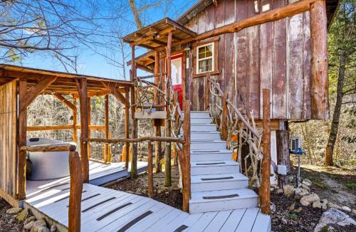 Cosby Ski Chalet | Creekside Treehouse
