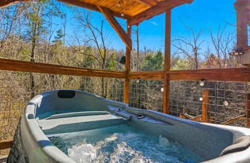 Cosby Ski Chalet | Creekside Treehouse
