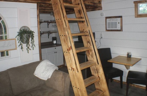 Rosston House | Creekside Treehouse