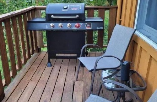 Newfield Cabin | CreekWalk Cabin