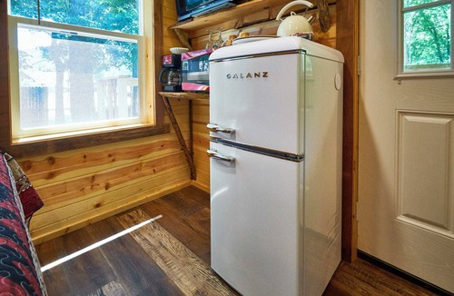 Cosby Bed & Breakfast | Creekwalk Inn and Cabins