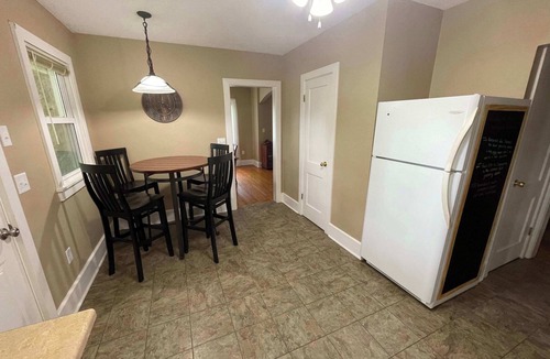 Damascus Cottage | Creeper Trail|King Bed|Pets OK|AT|Grayson|Home