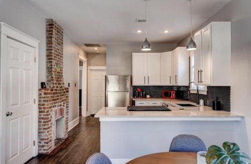 West Riverside House | Creole-style home w fenced yard & chefs kitchen