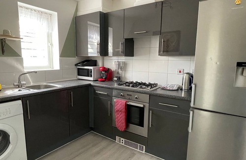 Chadwell Apartment | Crescent Apartment - Two bedroom