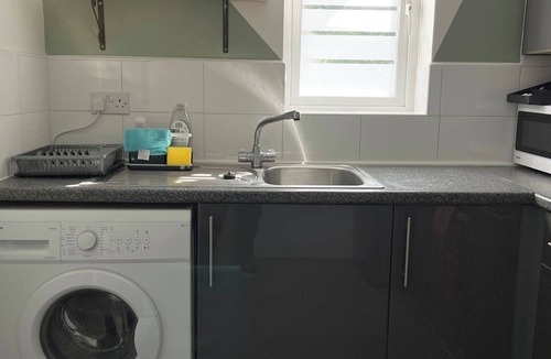 Chadwell Apartment | Crescent Apartment - Two bedroom