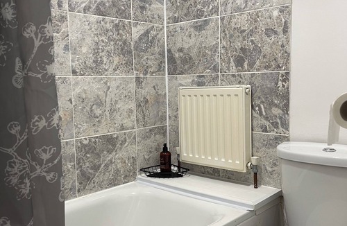 Chadwell Apartment | Crescent Apartment - Two bedroom