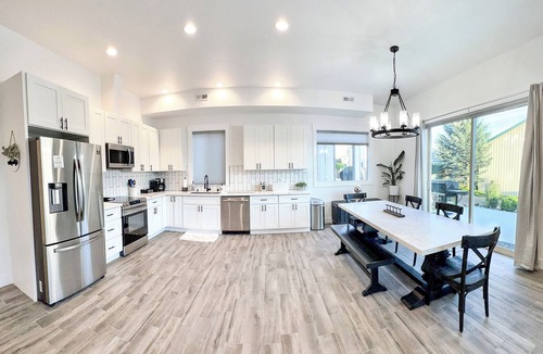 Quincy House | Crescent Bar 4bed 3bath House in a private community w POOL