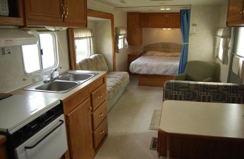 Quincy Resort | Crescent Bar Camping Resort Studio Cabin 1