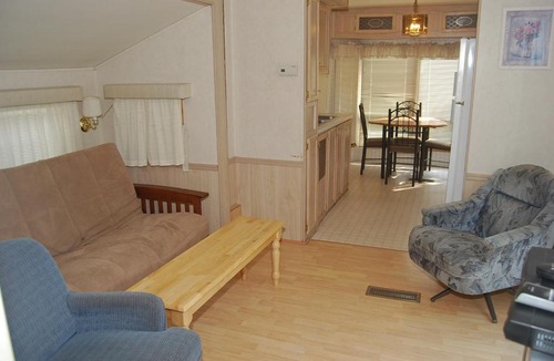 Quincy Resort | Crescent Bar Camping Resort Cottage 4