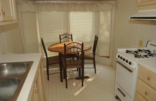 Quincy Resort | Crescent Bar Camping Resort Cottage 4