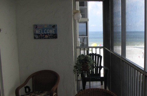 Siesta Key Condo | Crescent Beach - 2 Bedroom - Beachfront Condo Complex - Heated Pool