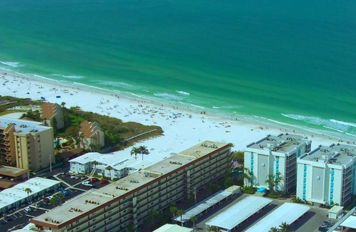 Siesta Key Condo | Crescent Beach - 2 Bedroom - Beachfront Condo Complex - Heated Pool