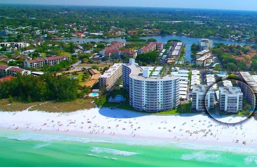 Siesta Key Condo | Crescent Beach - 2 Bedroom - Beachfront Condo Complex - Heated Pool