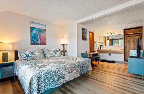 Bertsch-Oceanview Hotel | Crescent Beach Motel