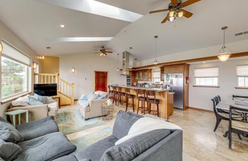 Crescent City House | Crescent City Getaway with Panoramic Ocean Views!