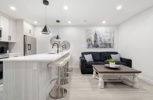 Crescent Heights House | Crescent Heights Urban Retreat