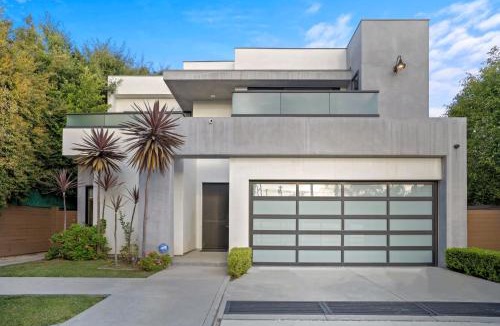 Melrose Villa | Crescent Heights
