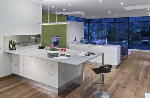 North Toronto House | Crescent House – Luxury 4BR in Prestigious Rosedale I Garden, Parking, Walkable