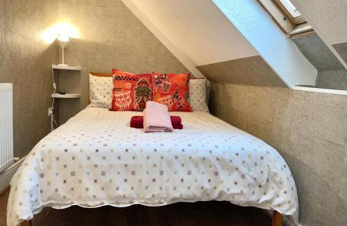 Chadwell Apartment | Crescent Loft Apartment - 1 bed