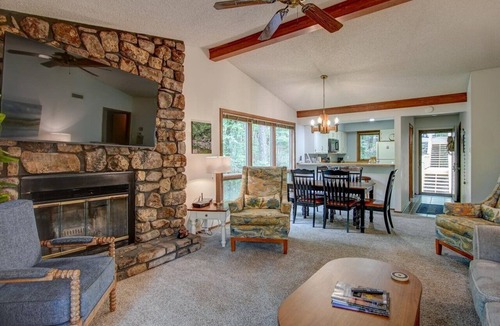 Mount Ida Condo | Crescent Moon/22DNC Hosted by LOVR