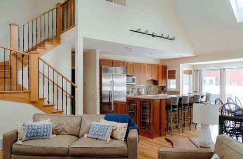 Union Pier House | Crescent Moon Cottage 5BR Retreat Heated Pool, Hot Tub Pickleball Fire Pit