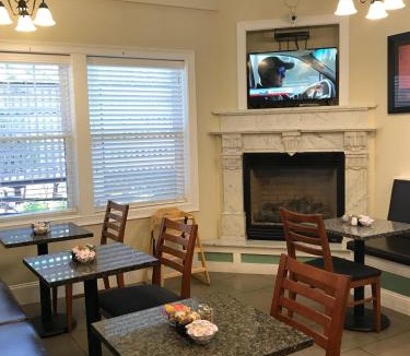 South Side Hotel | Crescent Suites Hotel