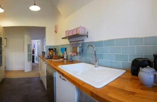 Muston House | Crescent View - Panoramic sea views