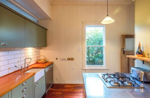 Ostend House | Crescent Villa - Palm Beach Views and Spa