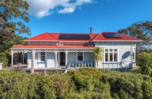 Ostend House | Crescent Villa - Palm Beach Views and Spa